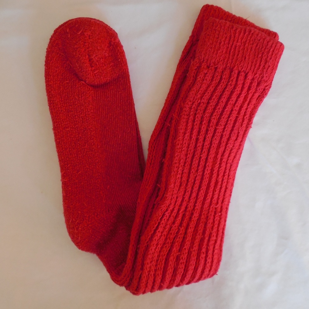 NEW HOOTERS UNIFORM XL LENGTH SCRUNCHIE SOCKS RED ONE SIZE